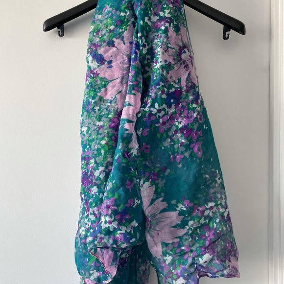 Scarf/wrap - Picture 2 of 2